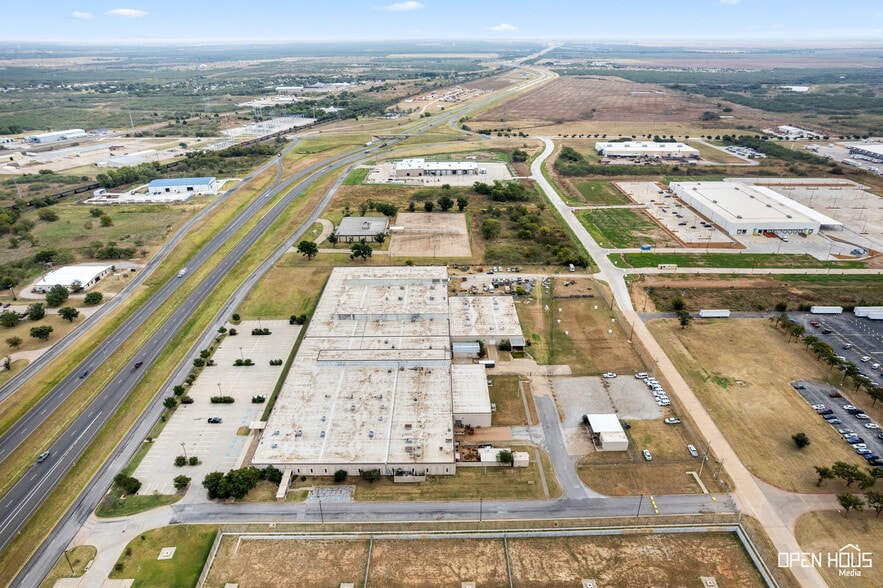 More Photos Of 2813 Central Fwy E, Wichita Falls Industrial For Sale