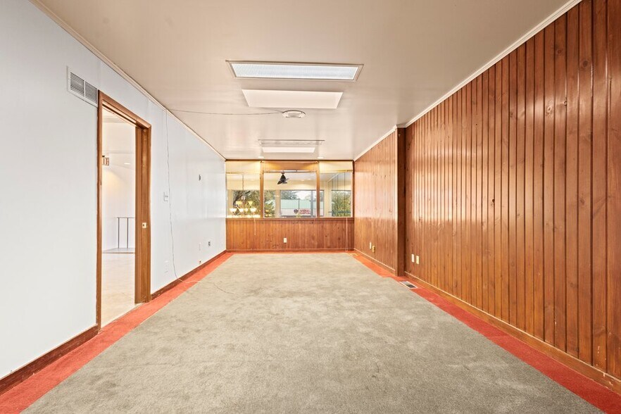 More Photos Of 6549 North Ave, Oak Park Office Residential For Lease
