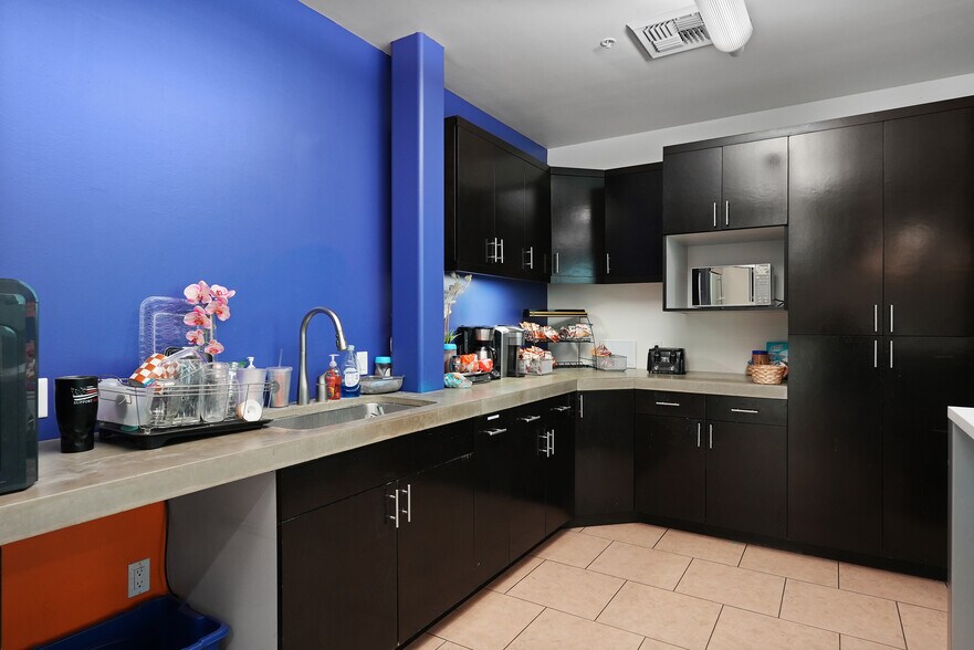 More Photos Of 2121 S Haven Ave, Ontario Loft Creative Space For Sale