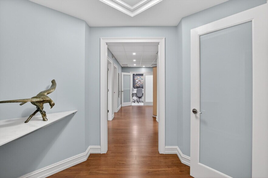 More Photos Of 100 SE 6th St, Fort Lauderdale Office For Lease