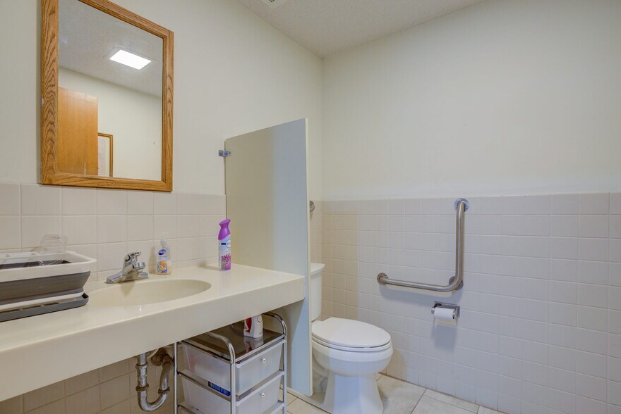 More Photos Of 2434 Commerce Blvd, Mound Office For Sale