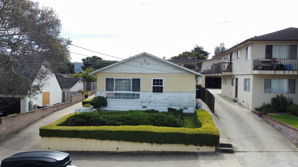 More Photos Of 107 Seeno St, Monterey Apartments For Sale