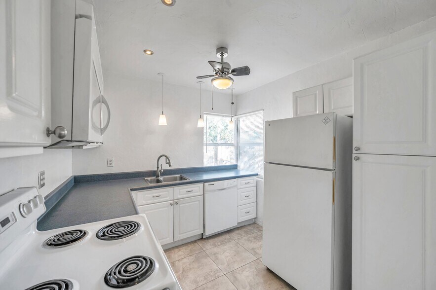 More Photos Of 5113 28th Ave S, South Pasadena Apartments For Sale