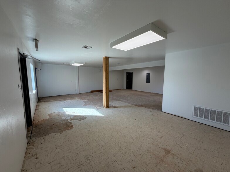 More Photos Of 819 SW 19th St, Oklahoma City General Retail For Lease