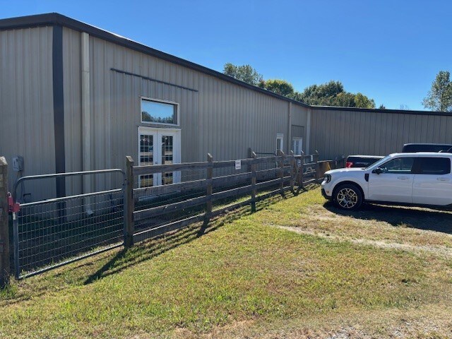 More Photos Of 1893 Talking Rock Rd, Jasper Warehouse For Lease