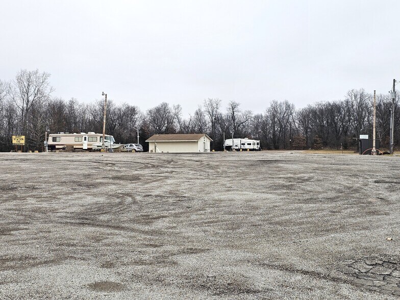 More Photos Of 1920 Bob Griffin Rd, Cameron Hotel For Sale