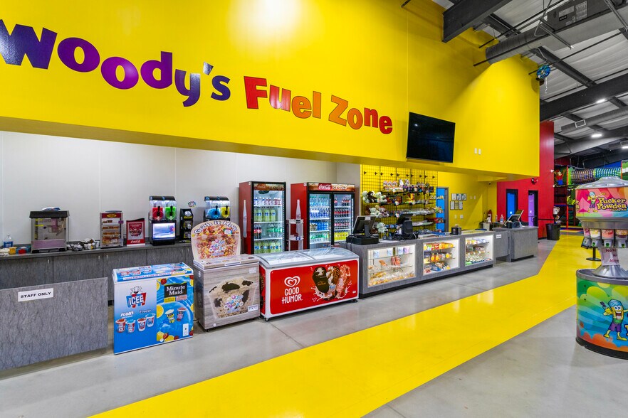 More Photos Of 585 Willow ln, McDonough Sports And Entertainment For Sale