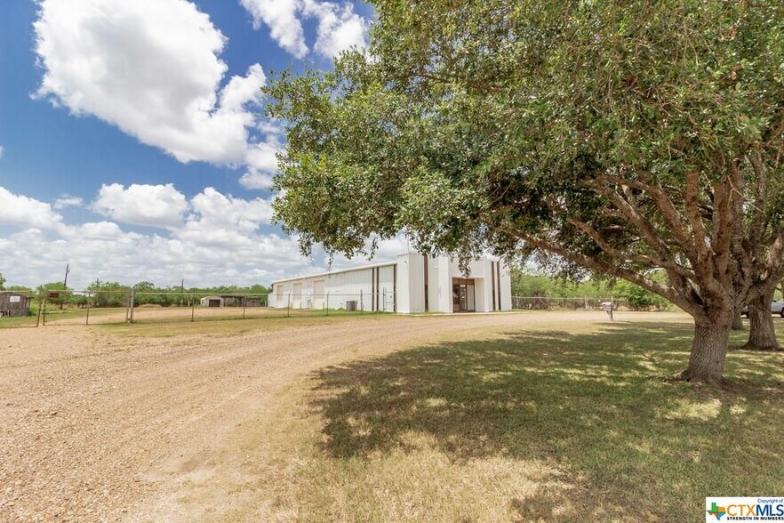 More Photos Of 1121 Northside Rd, Victoria Industrial For Sale
