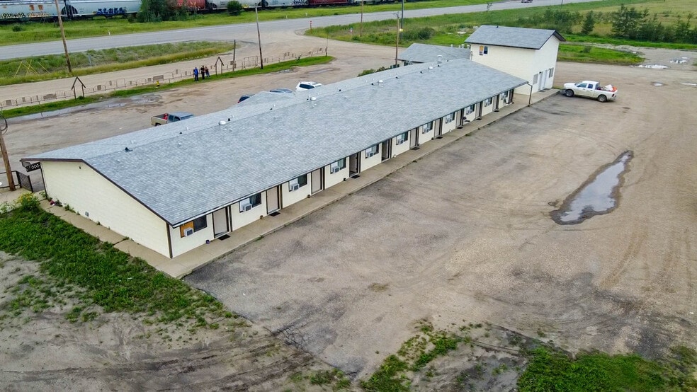 More Photos Of 5416 49th Ave, Rycroft Hotel For Sale