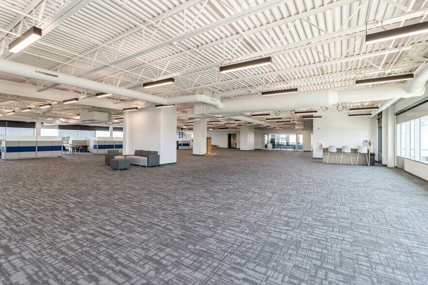 More Photos Of 1465 SW Park Square Dr, Ankeny Office For Lease