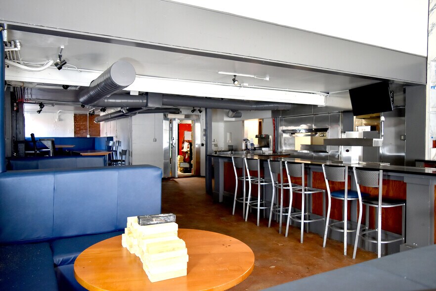 More Photos Of 124 E G.E. Patterson Ave, Memphis Restaurant For Sale