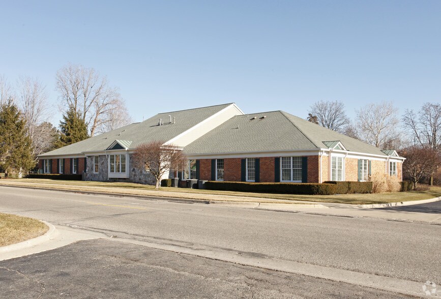 More Photos Of 21599 W 11 Mile Rd, Southfield Medical For Sale