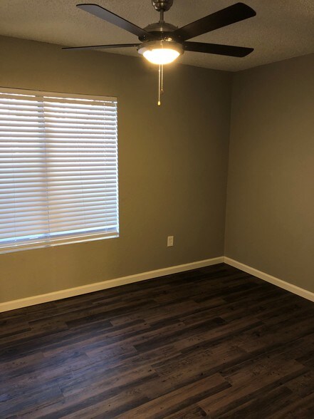 More Photos Of 501 Elm St, Sweetwater Apartments For Sale