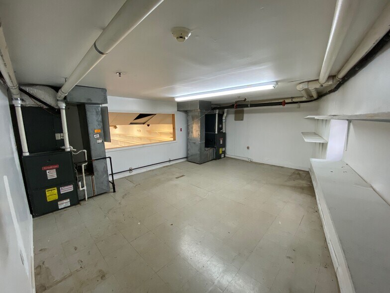 More Photos Of 171 Newark Ave, Jersey City Storefront Retail Office For Lease