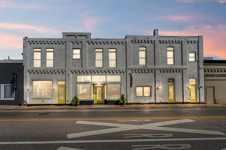 Primary Photo Of 108 Cumberland St E, Cowan Specialty For Sale