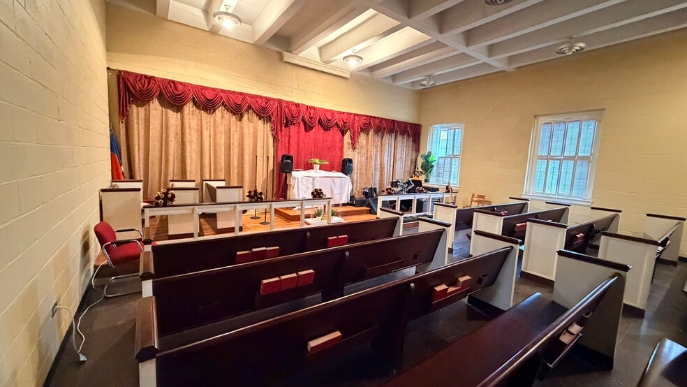 More Photos Of 801 W Franklin Blvd, Gastonia Religious Facility For Sale