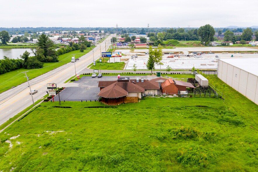 More Photos Of 6006 Shepherdsville Rd, Louisville Restaurant For Sale