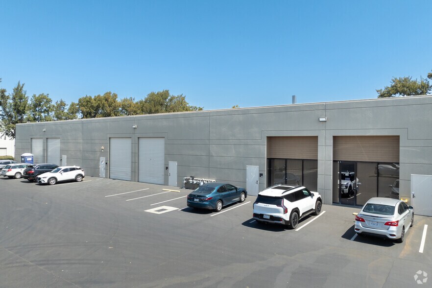 More Photos Of 1555 Doolittle Dr, San Leandro Research And Development For Lease