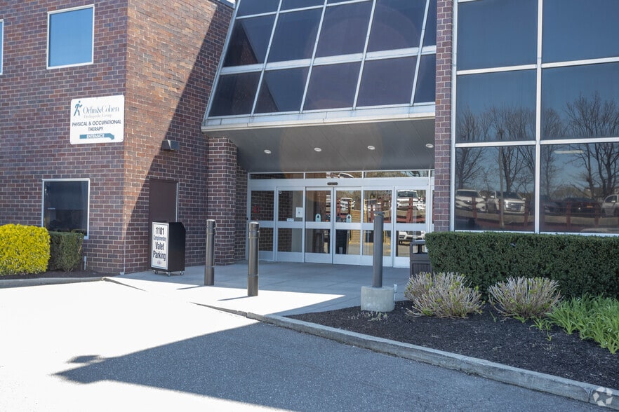 More Photos Of 1101 Stewart Ave, Garden City Medical For Lease