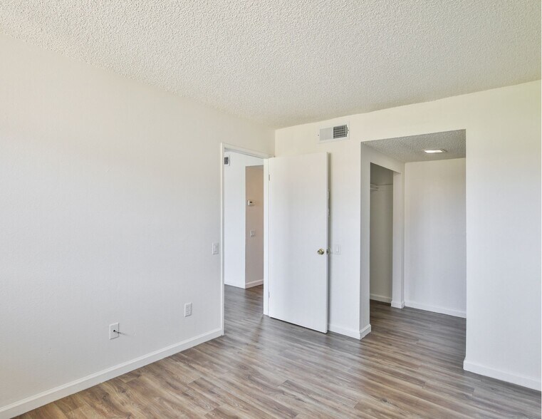 More Photos Of 46595 Vargas Rd, Indio Apartments For Sale