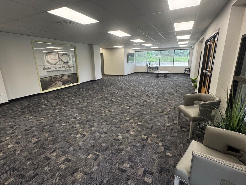 More Photos Of 201 E Partridge Ave, Independence Loft Creative Space For Lease