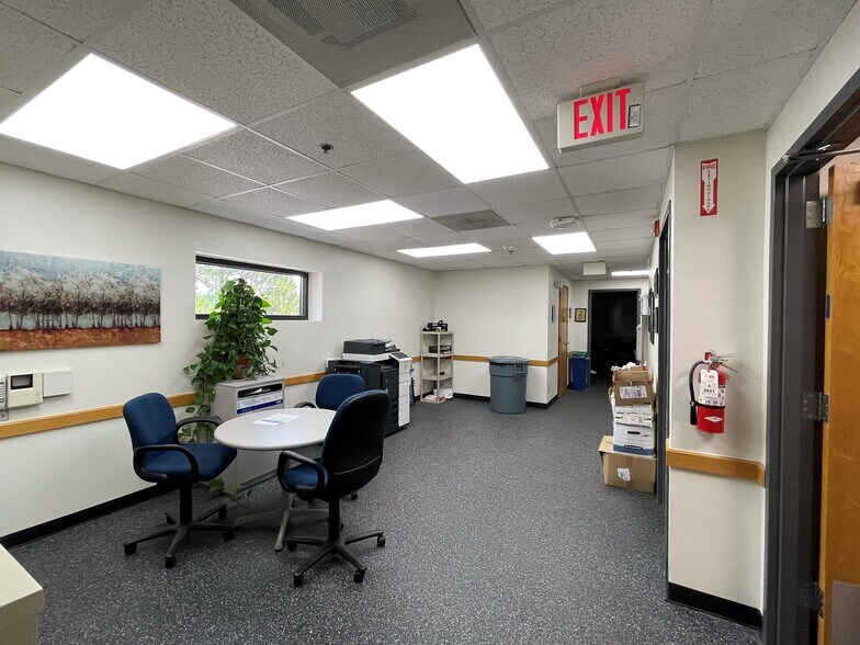 More Photos Of 3440 Black & Decker, Hope Mills Distribution For Lease