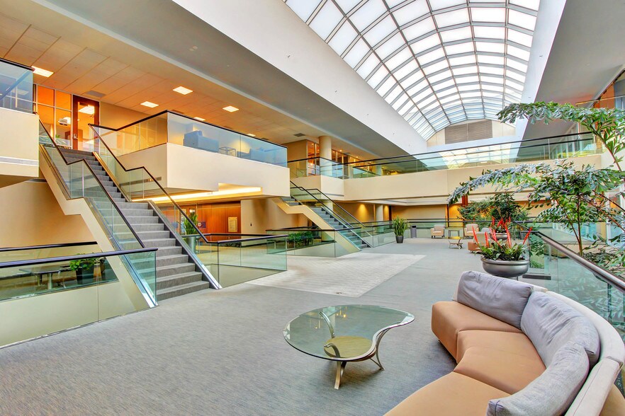 More Photos Of 9737 Great Hills Trl, Austin Office For Lease