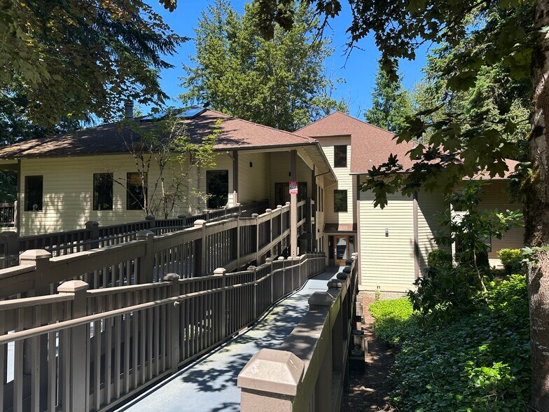 More Photos Of 3805 108th Ave NE, Bellevue Office For Sale