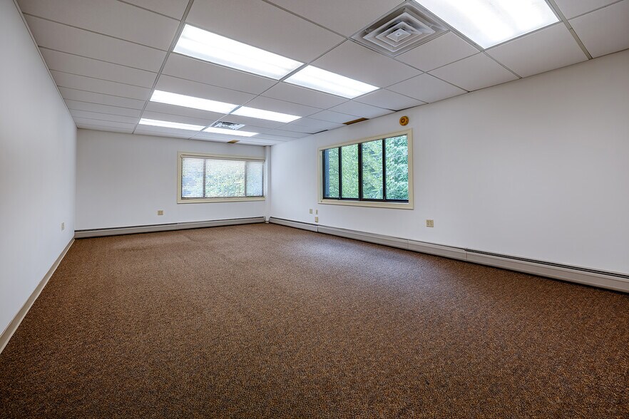 More Photos Of 9 Old Sugar Hollow Rd, Danbury Office For Sale