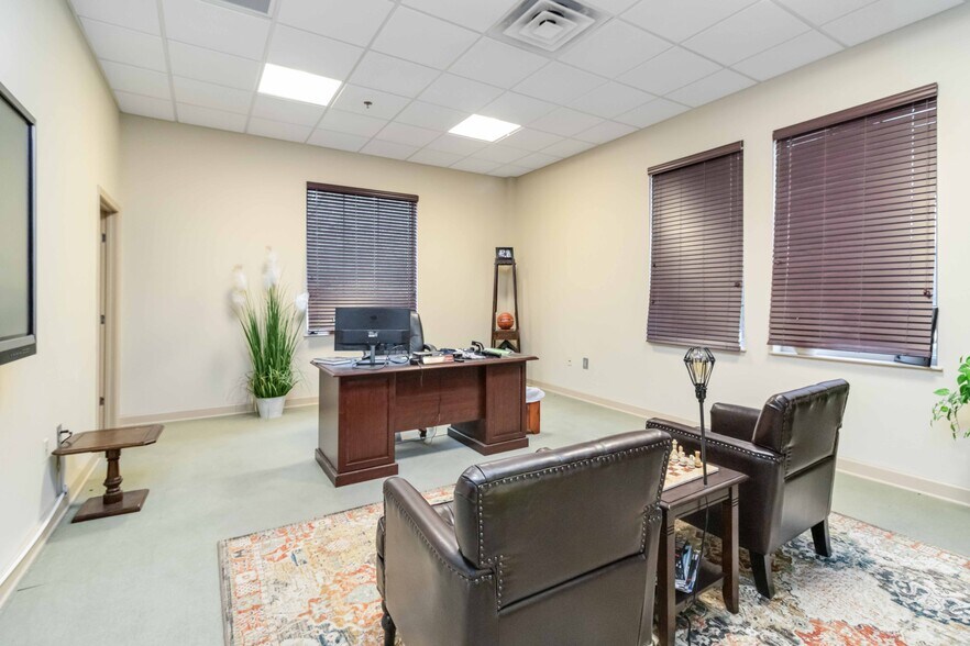 More Photos Of 500 Plantation Park Dr, Loganville Office For Lease