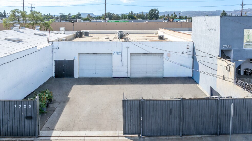 Primary Photo Of 7725 Deering Ave, Canoga Park Warehouse For Sale