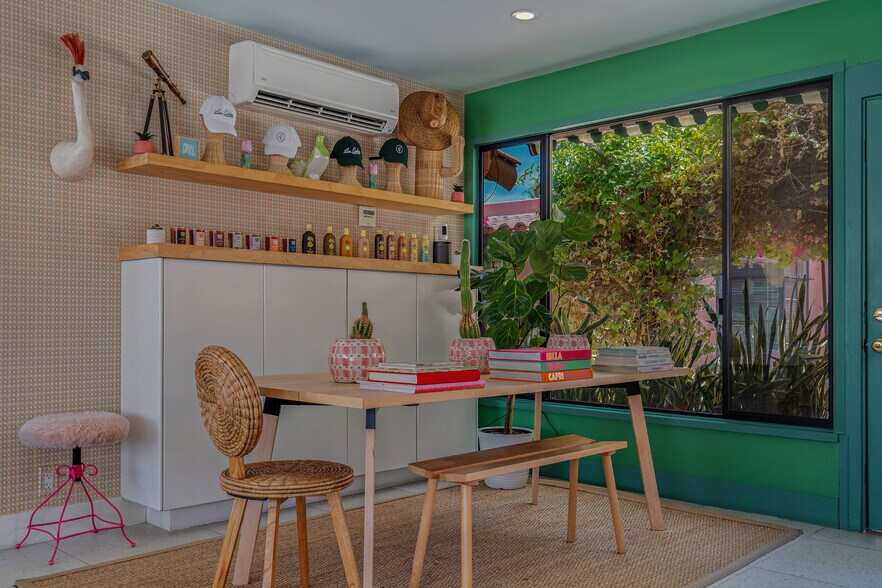 More Photos Of 555 S Warm Sands Dr, Palm Springs Hotel For Sale