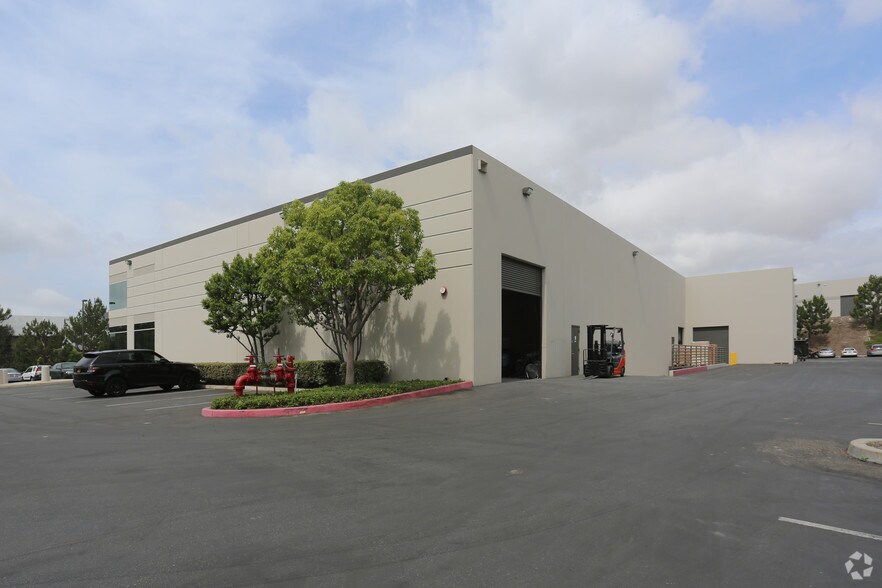More Photos Of 20532 Crescent Bay Dr, Lake Forest Warehouse For Lease