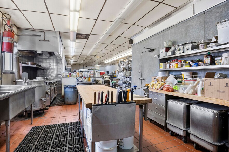 More Photos Of 1975 Central Ave, Albany Restaurant For Sale