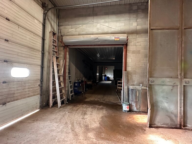 More Photos Of 3945 S Blue Star Dr, Traverse City Service For Lease