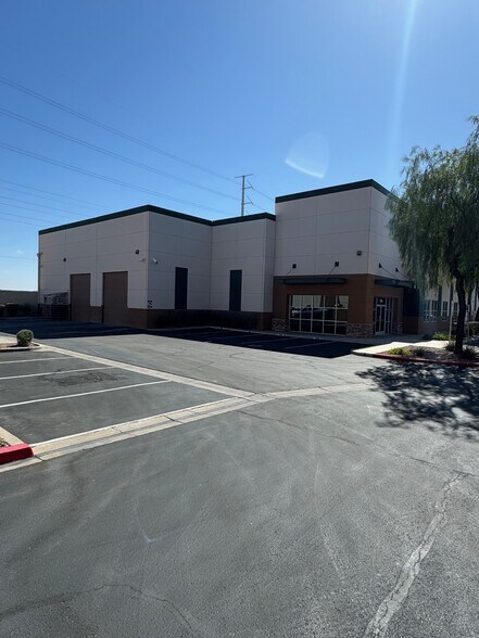 More Photos Of 1196 Wigwam Pky, Henderson Manufacturing For Sale