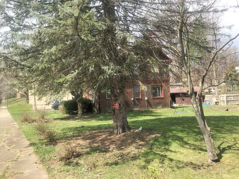 More Photos Of 329 E Moody Ave, New Castle Religious Facility For Sale