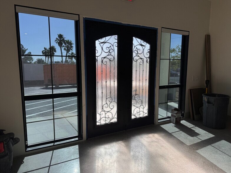 More Photos Of 2882 E Russell Rd, Las Vegas Office For Sale