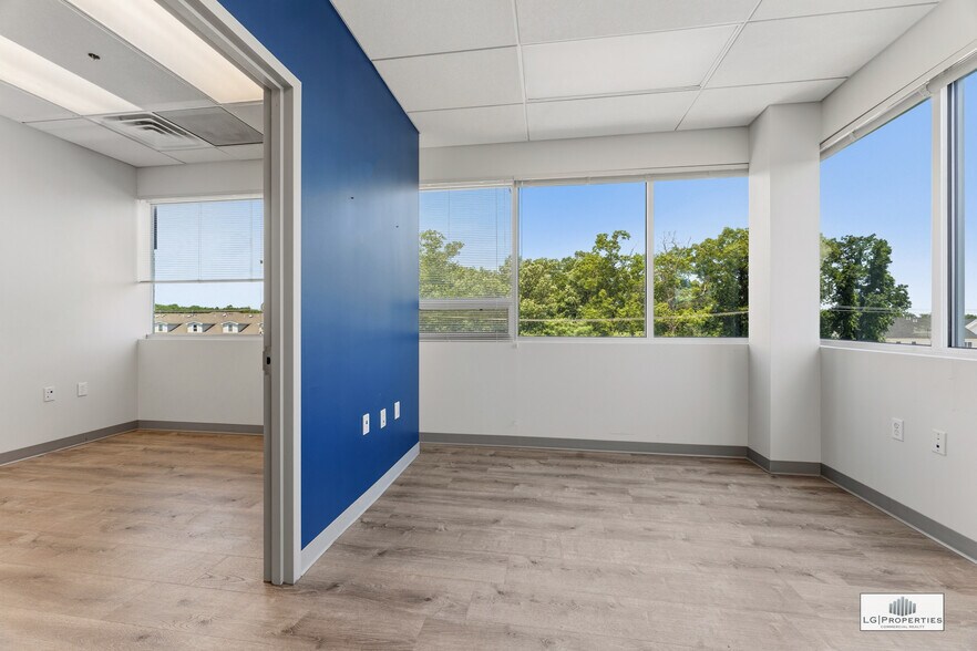 More Photos Of 456 Chestnut St, Lakewood Office For Lease