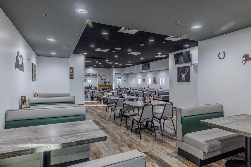 More Photos Of 7196 S Highway 92, Hereford Restaurant For Sale