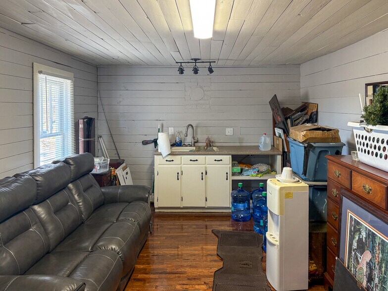 More Photos Of 732 Valley Ridge Rd, Swansea Land For Lease