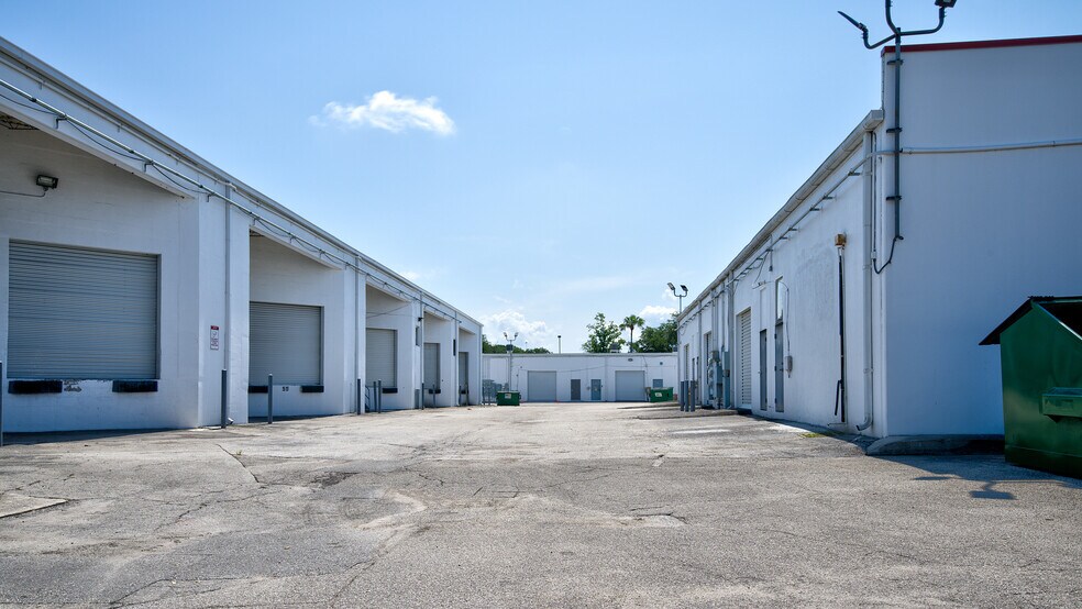 More Photos Of 8535 Baymeadows Rd, Jacksonville Unknown For Lease