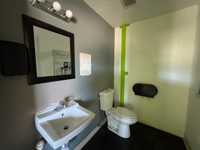 More Photos Of 743 Highway 6 & 50, Fruita Distribution For Lease