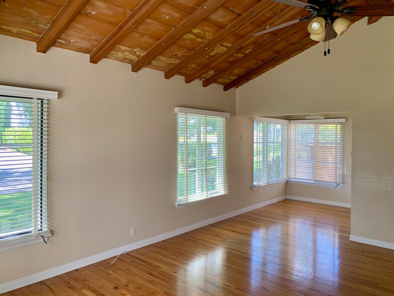 More Photos Of 379 Aster St, Laguna Beach Apartments For Sale