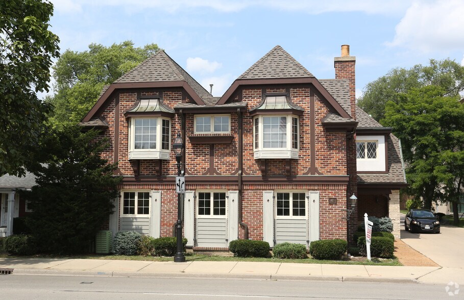 Primary Photo Of 420 Pennsylvania Ave, Glen Ellyn Medical For Sale