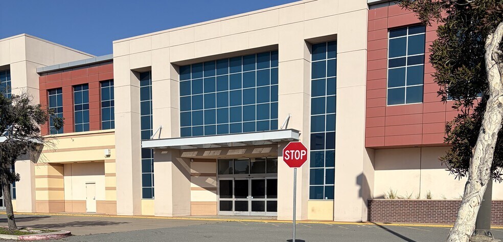 More Photos Of 720 Dubuque Ave, South San Francisco Warehouse For Lease