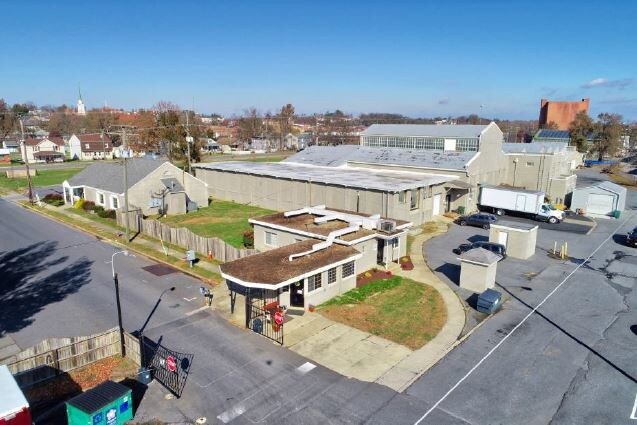 More Photos Of 200 W 12th St, Waynesboro Unknown For Lease