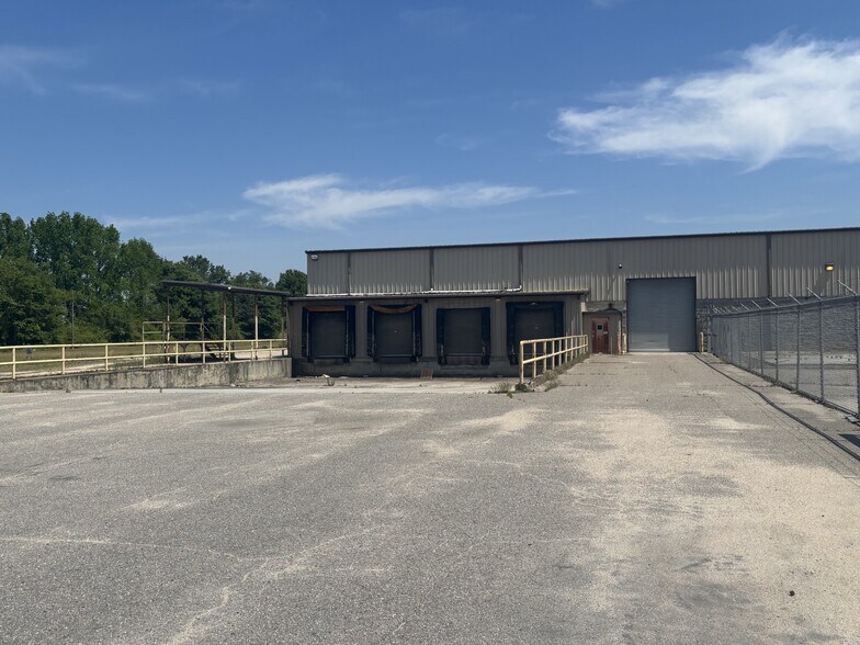 More Photos Of 100 Industrial Rd, Red Springs Manufacturing For Sale