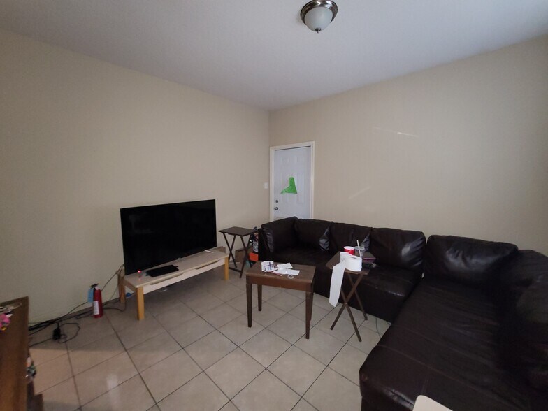 More Photos Of 10911 Baltic St, San Antonio Apartments For Sale