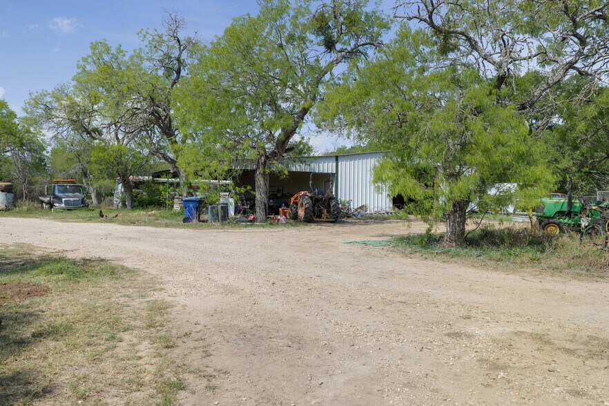 More Photos Of 8519 State Park Rd, Lockhart Land For Sale
